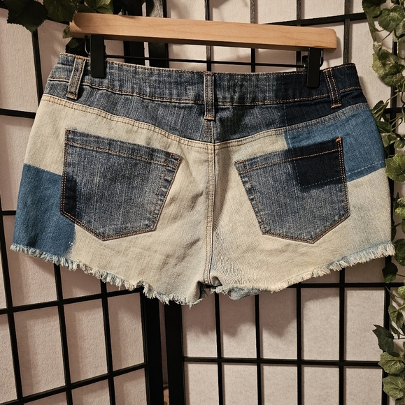 Denim Patchwork Women's Shorts‎ Size 11 - Picture 2 of 3